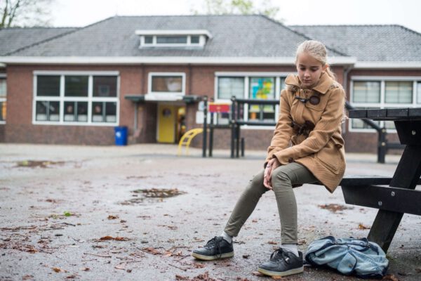 Meisje 12 jaar verdrietig min min